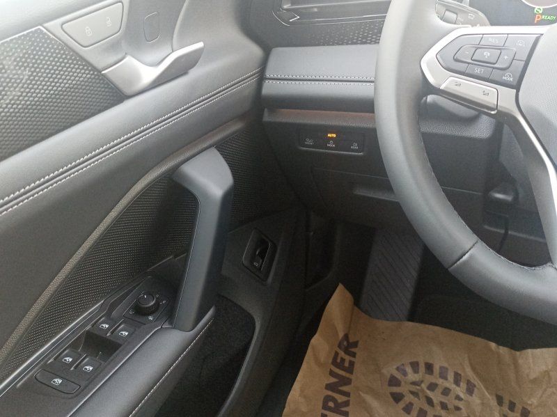 Fahrzeugansicht 9 Fahrzeugabbildung Volkswagen Tiguan 1.5 eTSI Life DSG AHK+ACC+NAVI+LED+PANO-