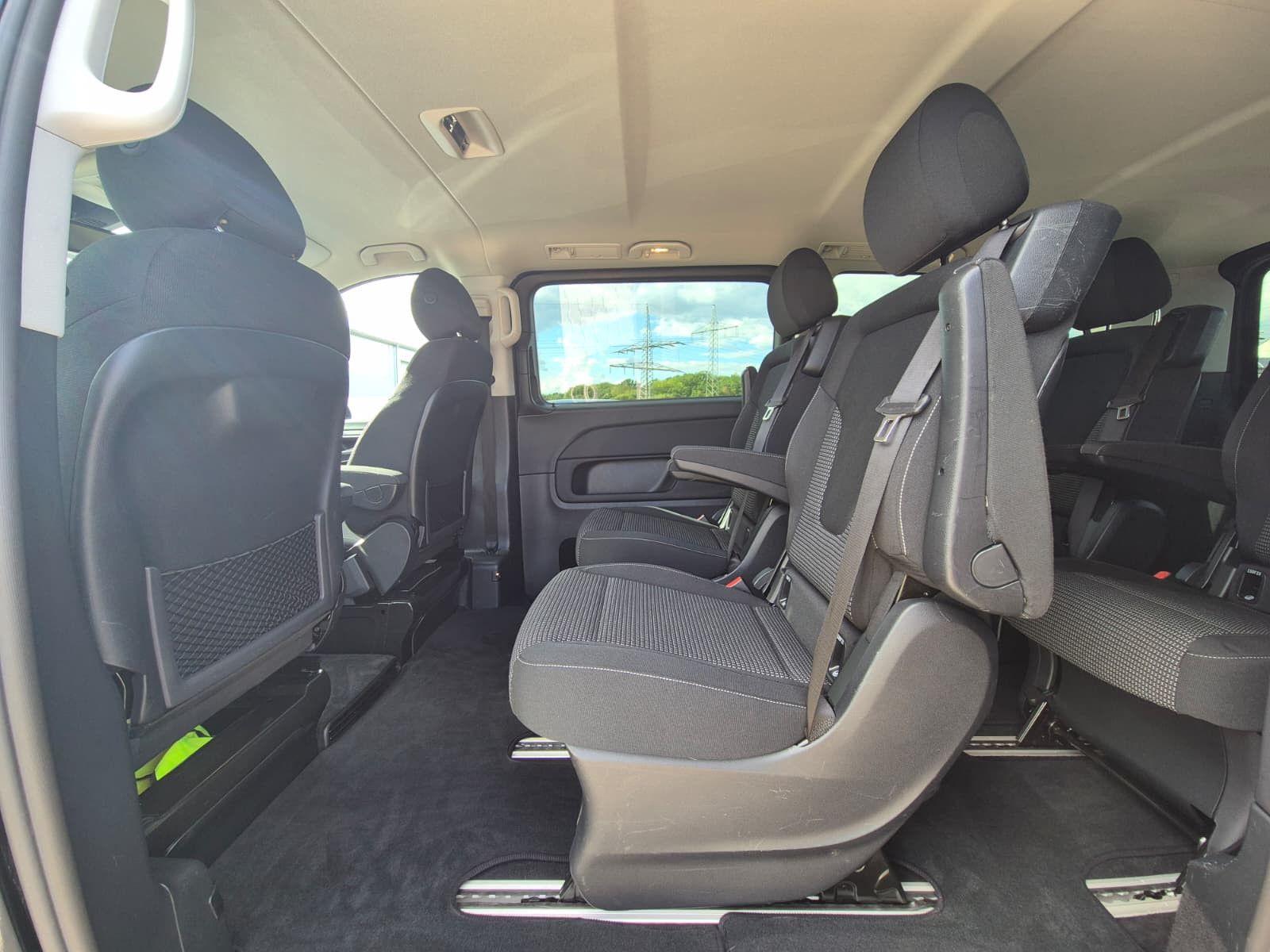 Fahrzeugabbildung Mercedes-Benz V 250 d EDITION 4MATIC lang LED*DISTRON.*MBUX10"