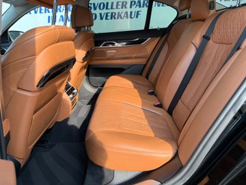 BMW 740 - 10