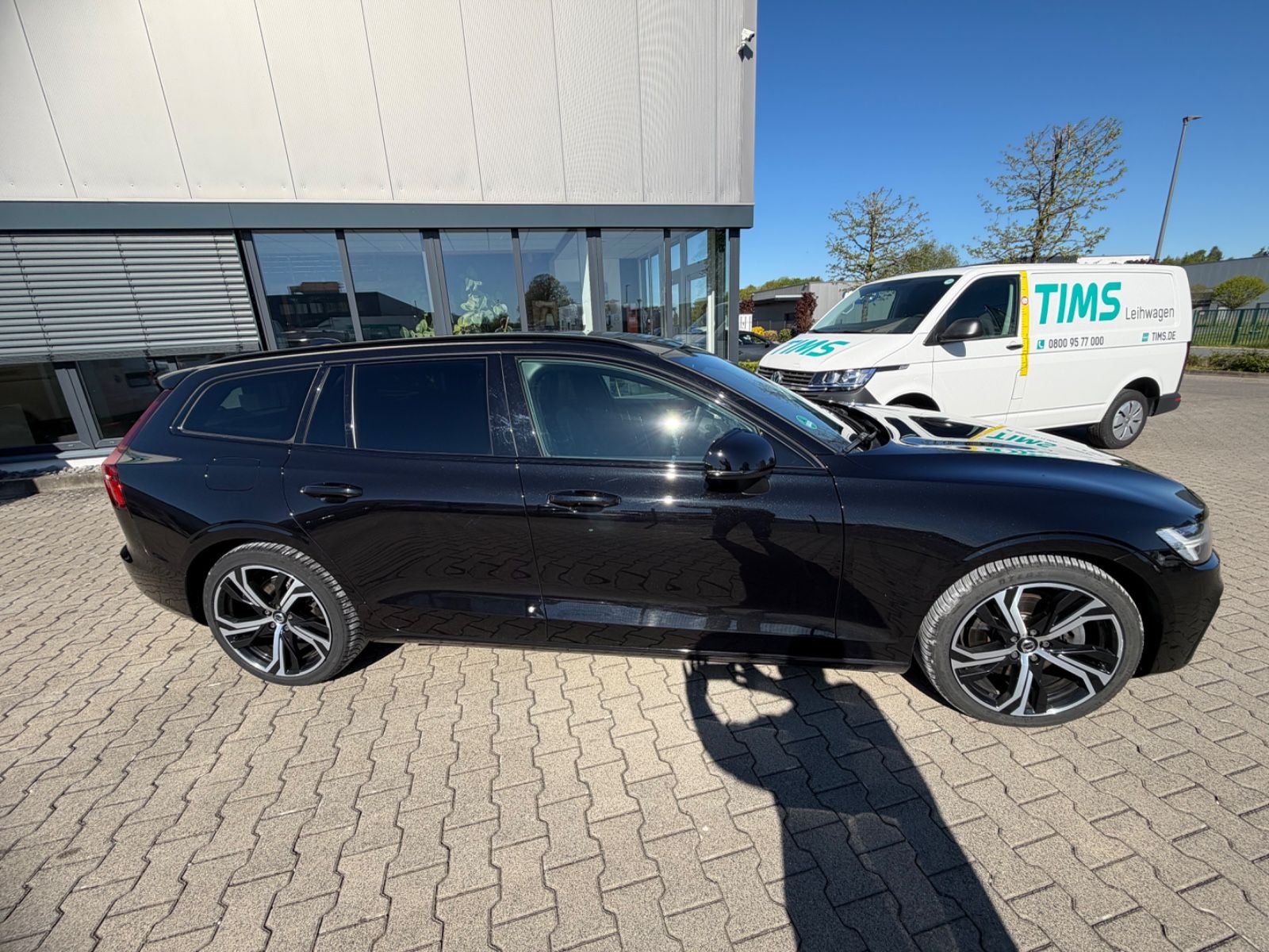 Fahrzeugabbildung Volvo V60 Kombi Plus Dark