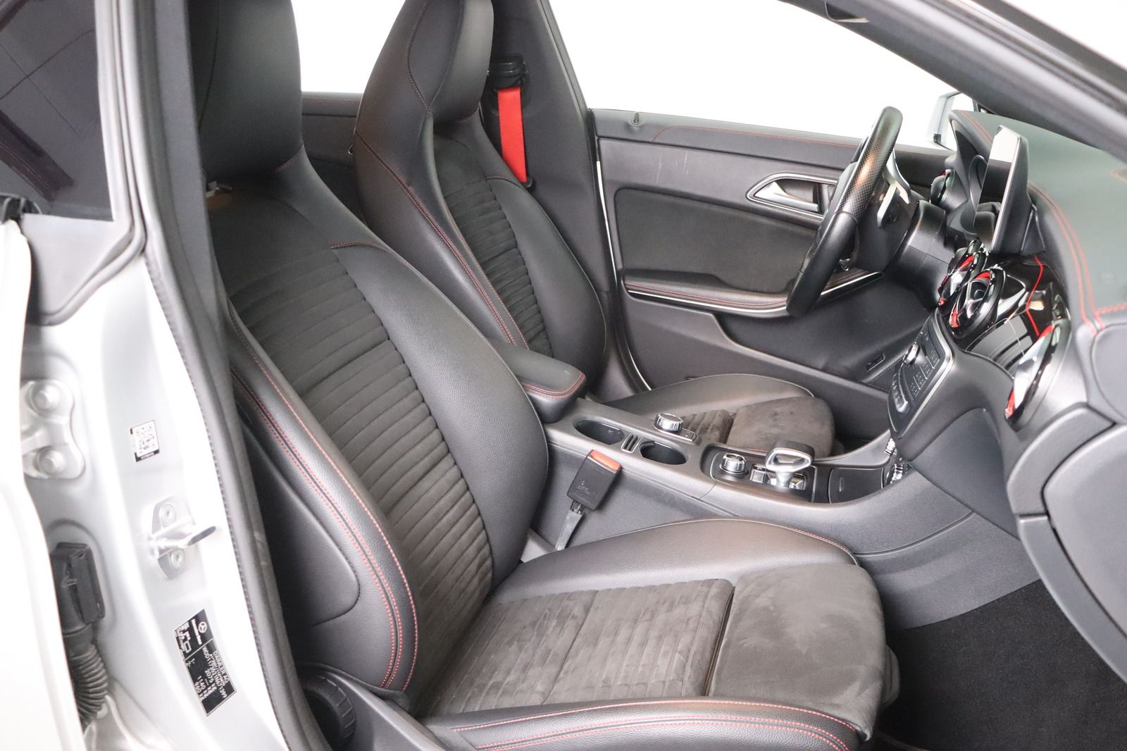 Fahrzeugabbildung Mercedes-Benz CLA 45 AMG 4Matic Coupe * Led * Navi * Alcantara