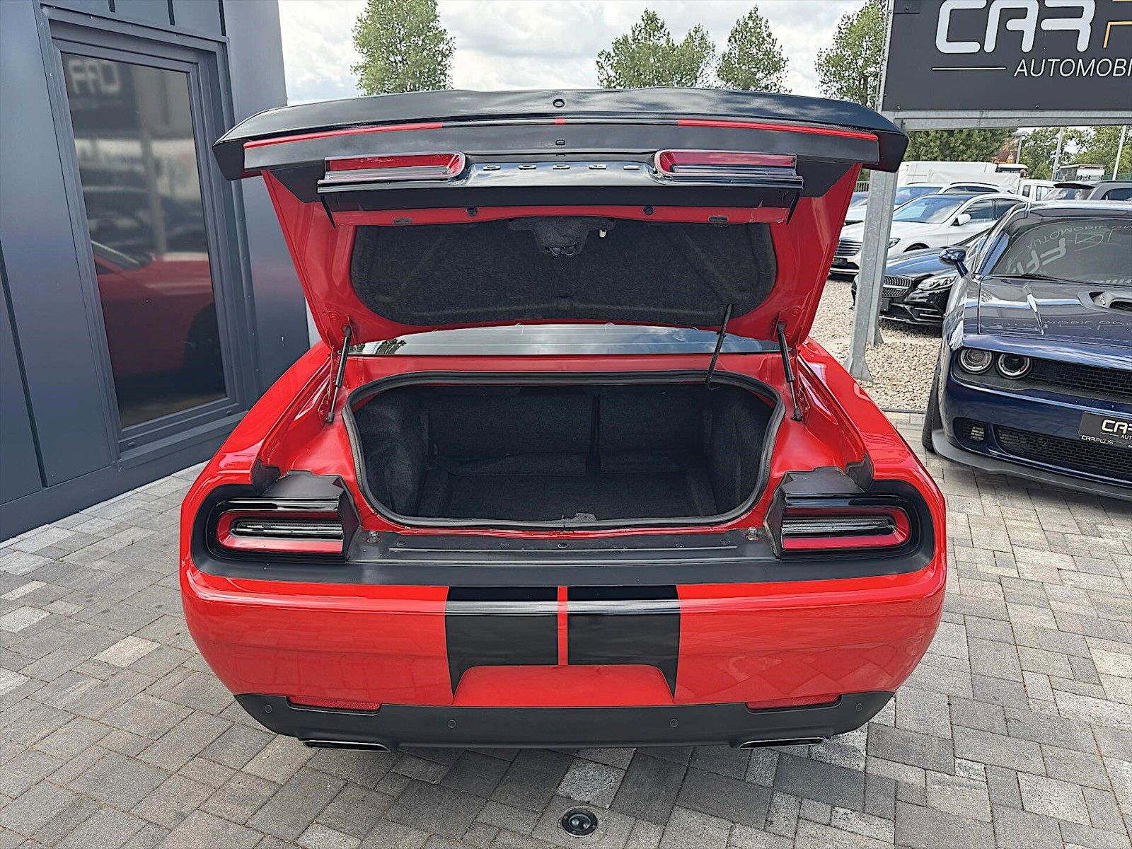 Fahrzeugabbildung Dodge Challenger 6.4 V8 SRT 392 SCAT PACK Performance