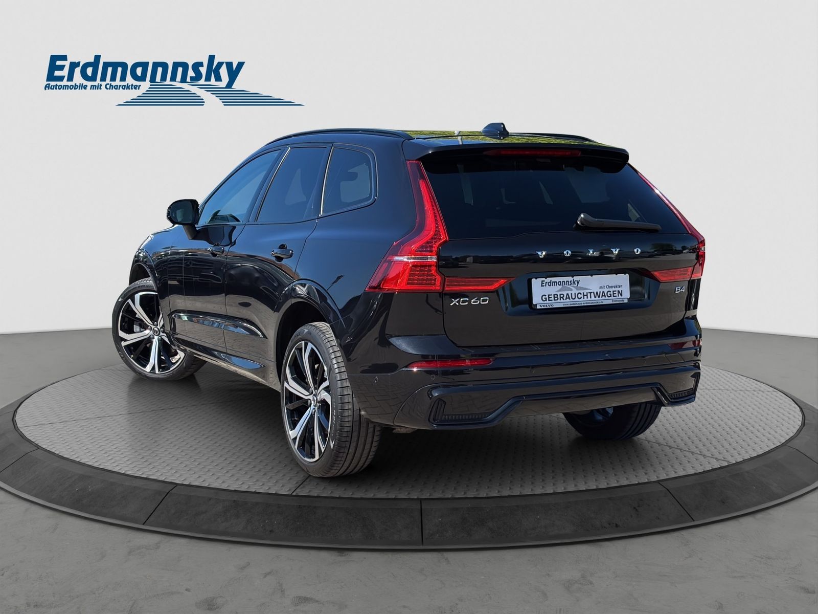 Volvo XC60 B4 Ultimate Dark Pano AHK StHz Four-C 21Zo foto 2