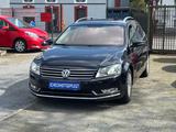 Volkswagen Passat  Highline 2.0 D *Voll*BiXenonHU 08/26*eu5 - gebrauchte VW Passat Variant aus dem Jahr 2013