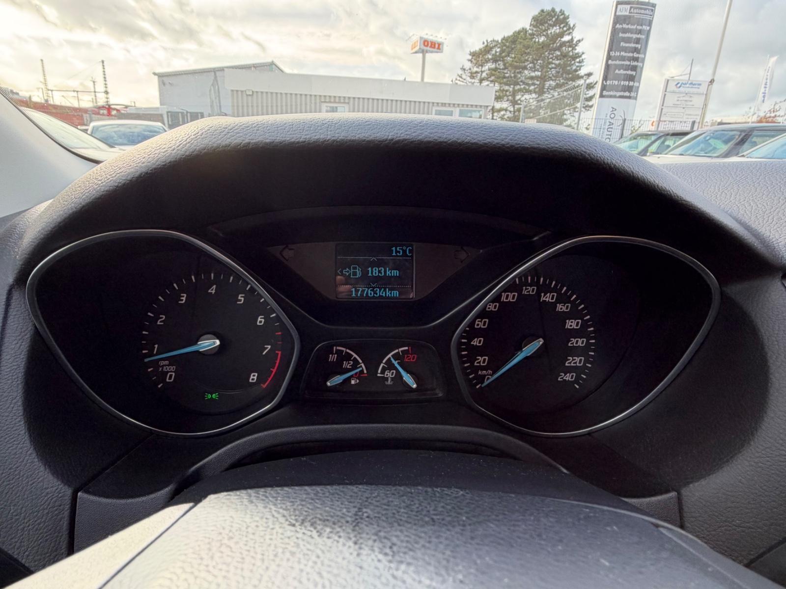 Ford Focus 2014 — photo 9