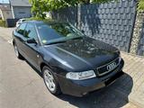 Audi AUDI A4 b5 1.9 TDI Automatik 141.000km Sch... - Audi A4 mit Diesel-Antrieb: Limousine, Klimaanlage, 1.9