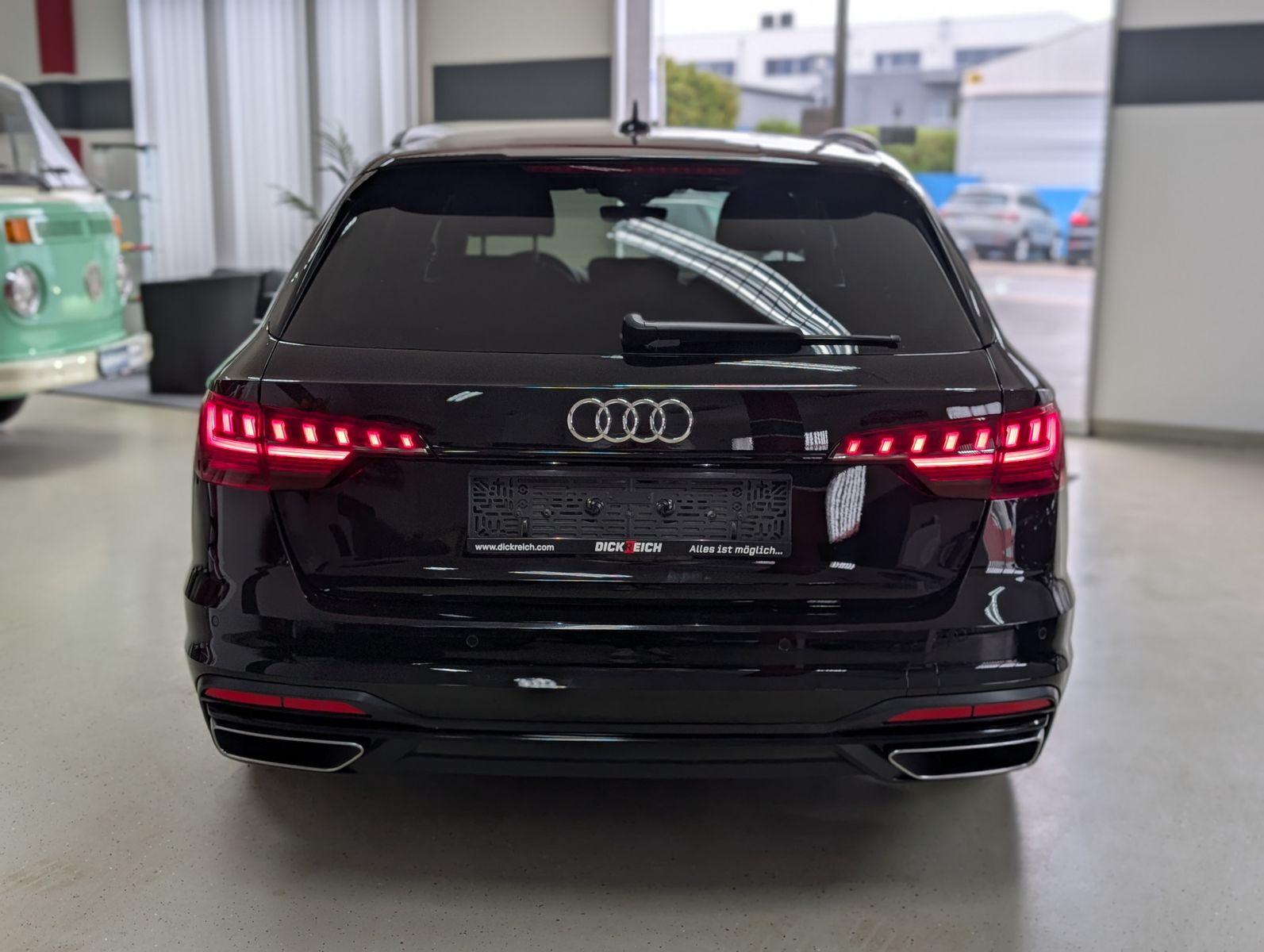 Fahrzeugabbildung Audi A4 40 TFSI advanced SPORT-DINAMICA APS MATRIX