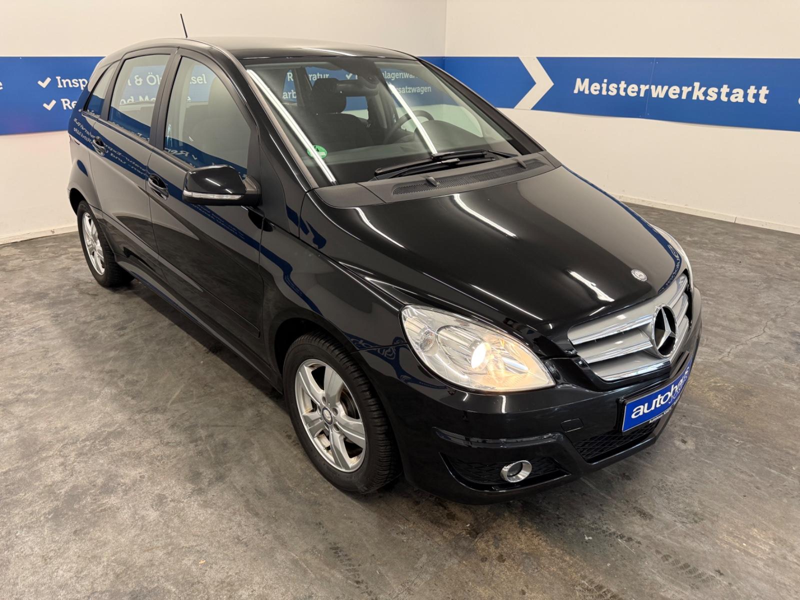 Mercedes-Benz B170 2009 — interior