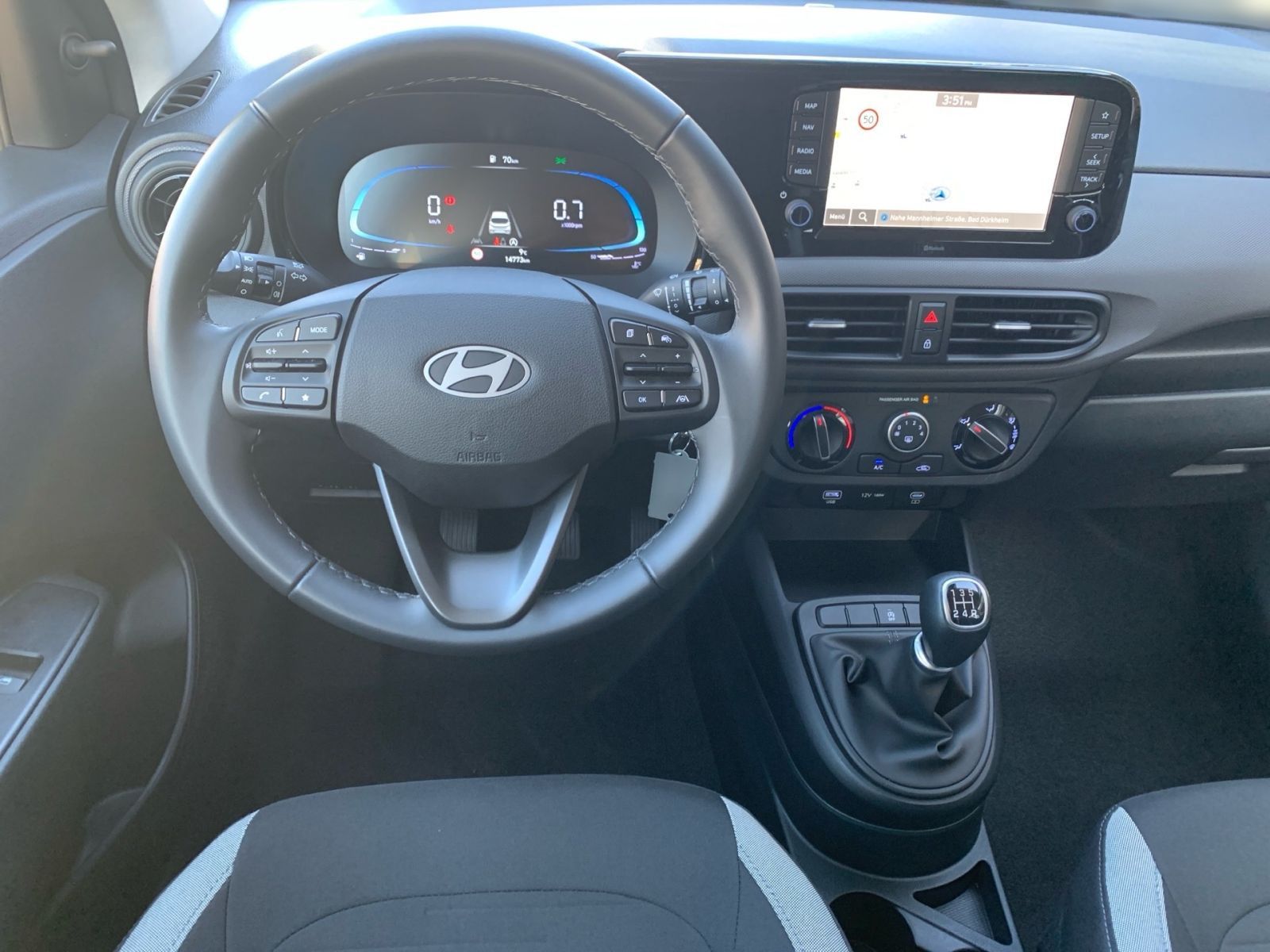 Fahrzeugabbildung Hyundai i10 1.0 Select Navi Kamera