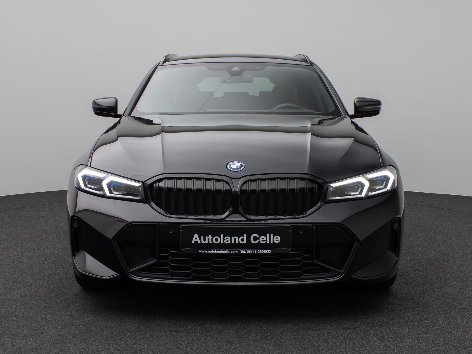 Fahrzeugabbildung BMW 330e xD MSport Kamera HUD DAB H/K Komfort 18Zoll
