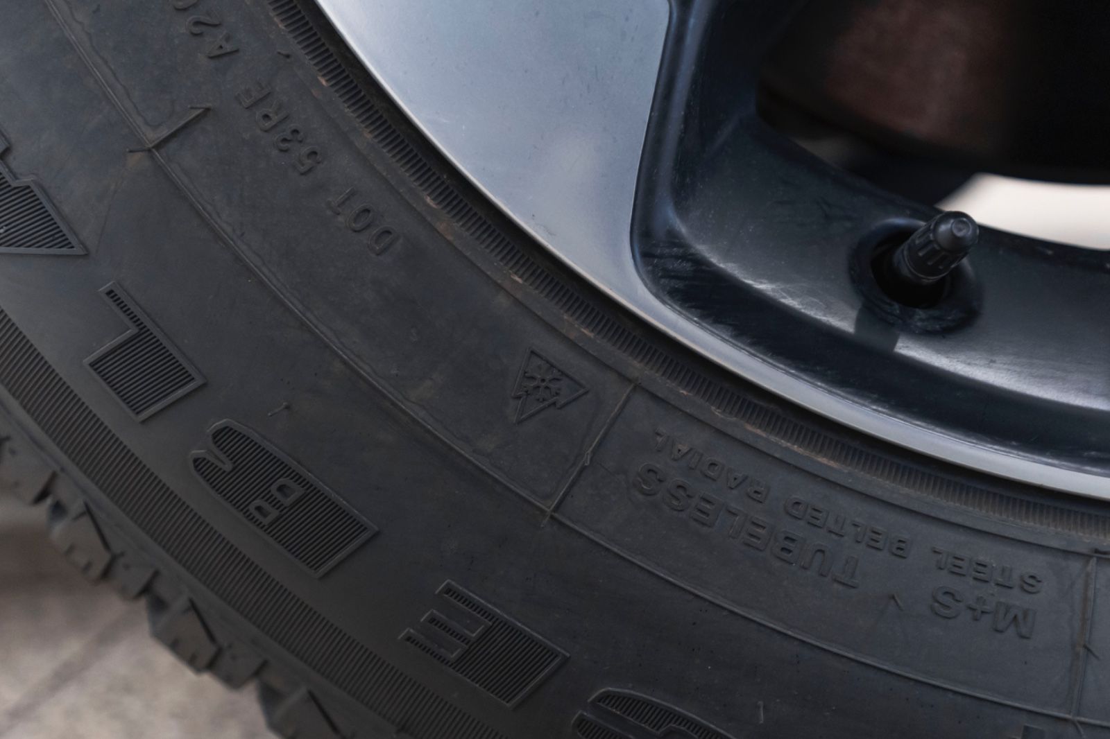 Fahrzeugabbildung Dodge RAM 1500 REBEL 5,7L CARPLAY KAM AHK M+S TEMPOMAT