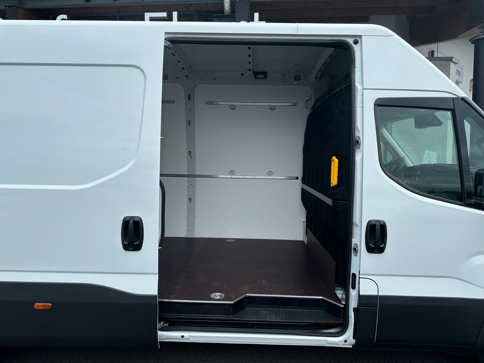 Fahrzeugabbildung Iveco Daily 35S16 HA8 3.0L *R4.100mm*Automatik*Kamera*