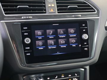 Volkswagen Tiguan DSG ELEGANCE LED MATRIX IQ ACC KAMERA