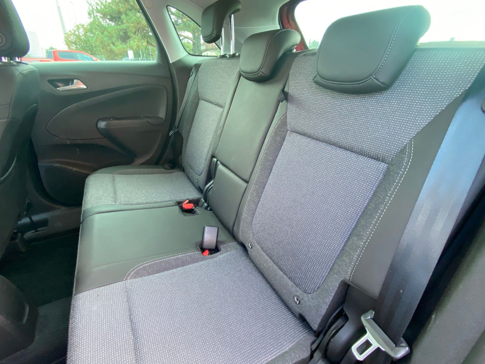 Fahrzeugabbildung Opel Crossland Elegance Klimaaut. Kamera PDC