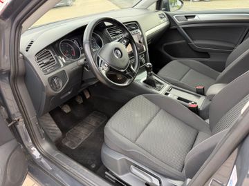 Volkswagen Golf - 6