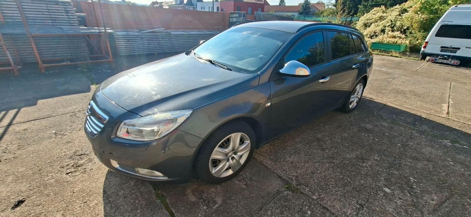 Opel Insignia 2011 — engine 1.956 cm³, 131 HP (96kW)
