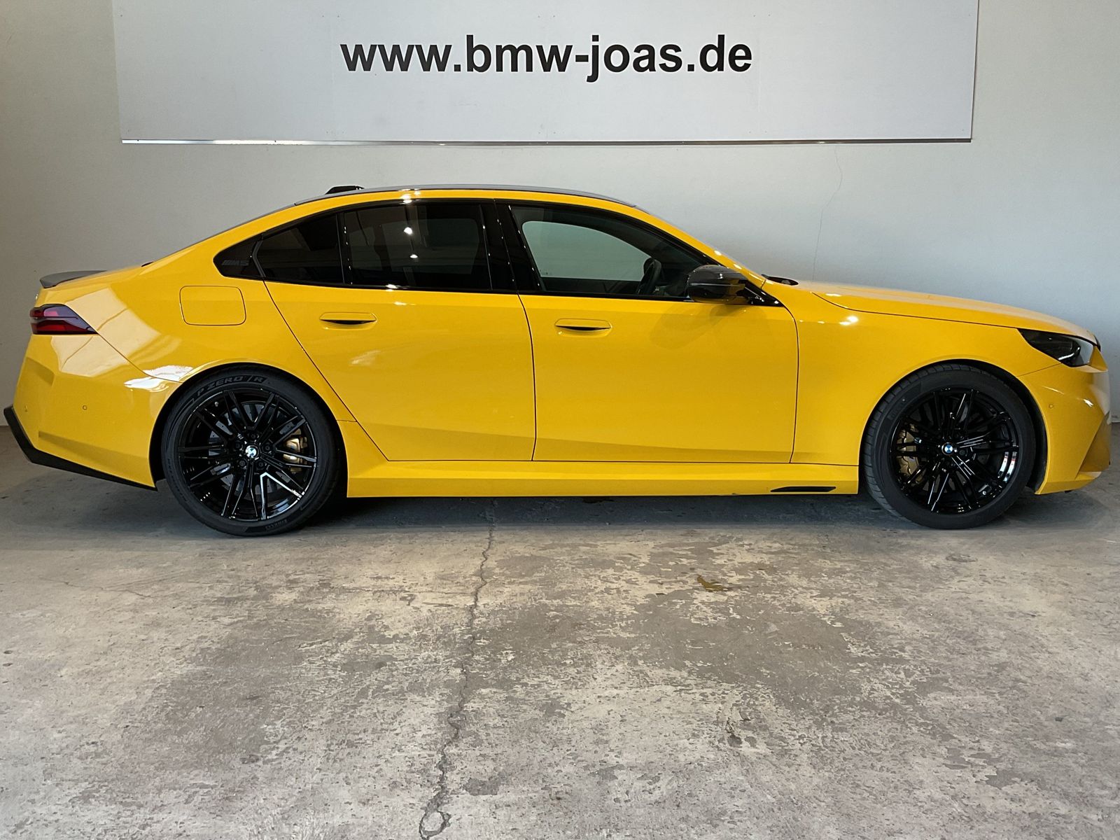 Fahrzeugabbildung BMW M5 Limousine |Sitzbelüftung vorn |M Carbon-Keram