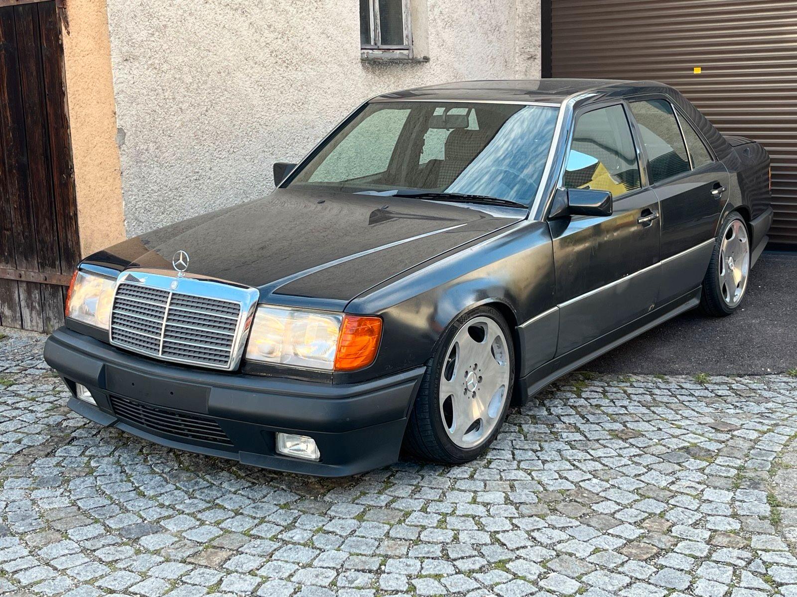Mercedes-Benz 230