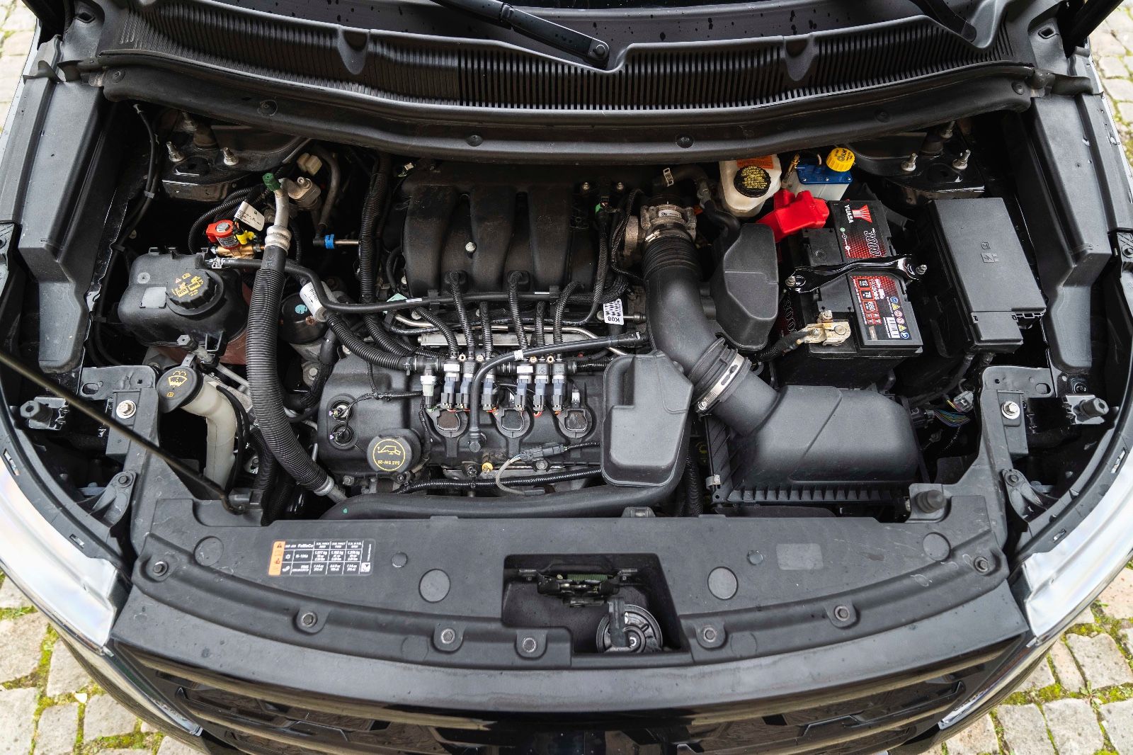 Fahrzeugabbildung Ford Explorer XLT 3,5L 4X4 LPG 6 SITZE KAM NAV