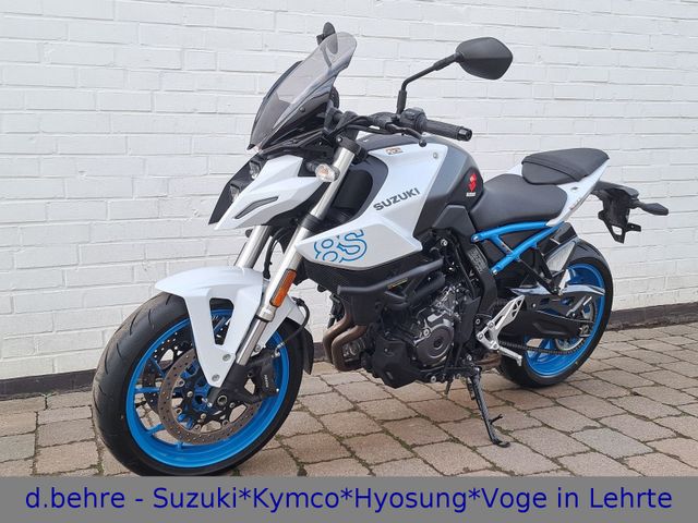 Suzuki GSX-8S mit Zubehör