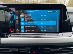 Fahrzeugabbildung Volkswagen Golf VIII Lim. Life LED Navi Sitzh Massage ACC