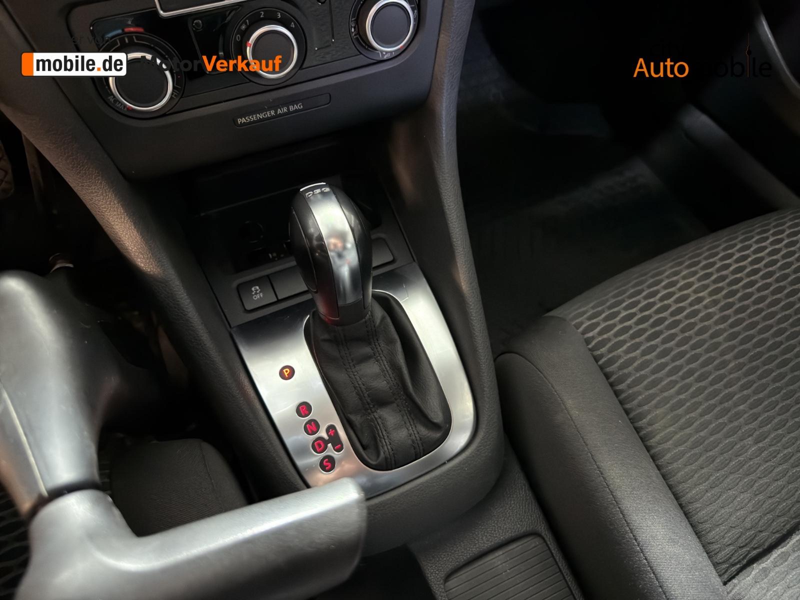Volkswagen Golf 2011 — photo 17