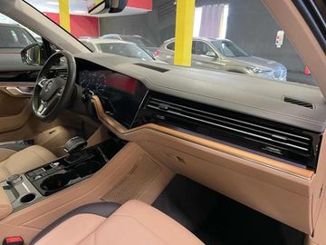 Volkswagen Touareg - 6