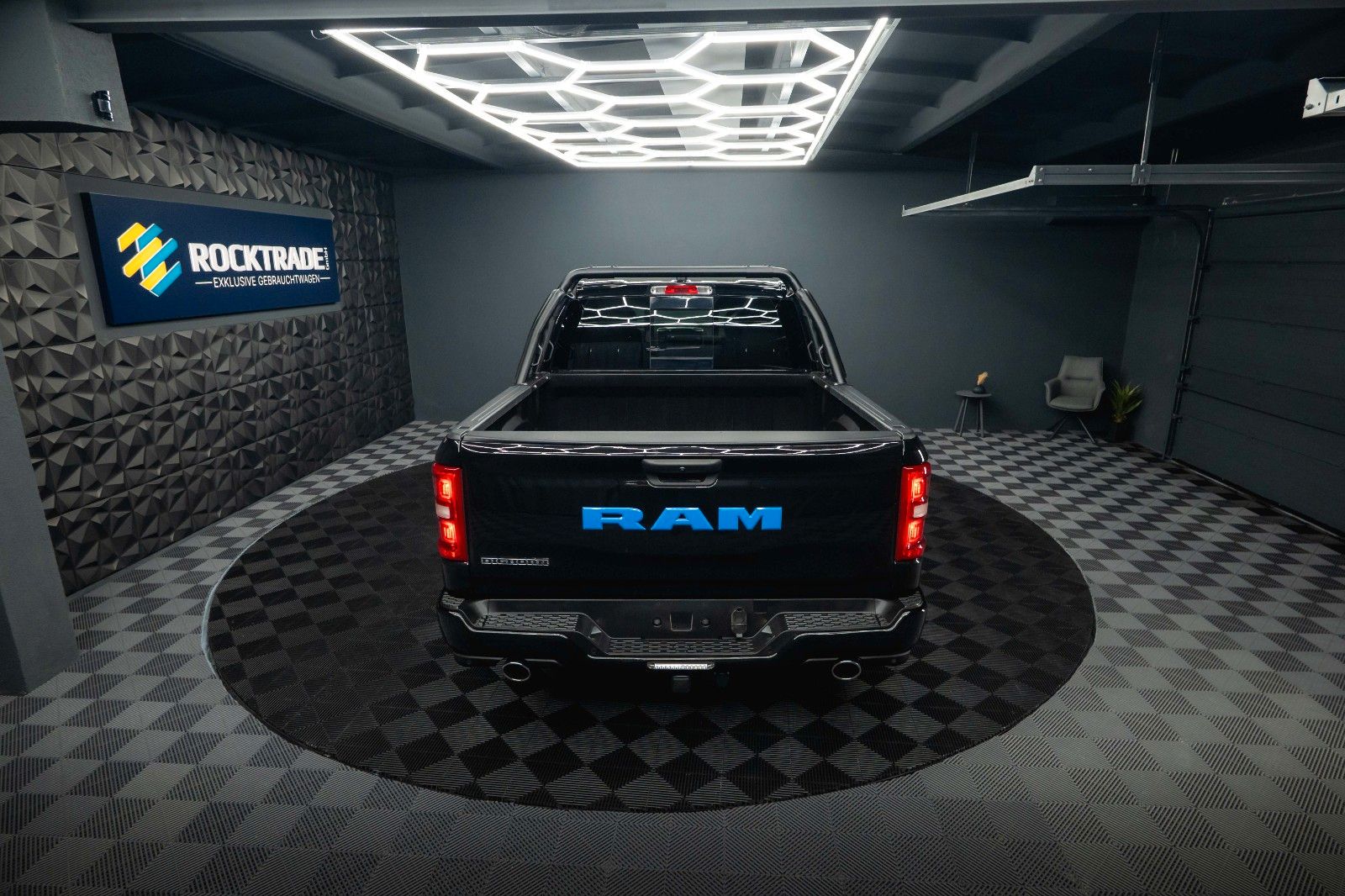 Fahrzeugabbildung Dodge RAM 3.0 MY 25 TWIN TURBO BLACK EDITION *LED*ACC*