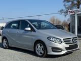Mercedes-Benz B 180 CDI*2.Hand*Pano*SHZG*RFK*Navi*8Fach* - Mercedes-Benz B 180 mit Diesel-Antrieb: Kombi, Schaltgetriebe