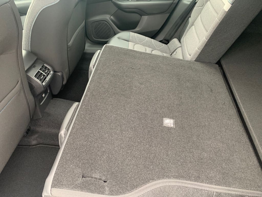 Fahrzeugabbildung Citroën C4 PureTech 130 Stop&Start C-SERIES