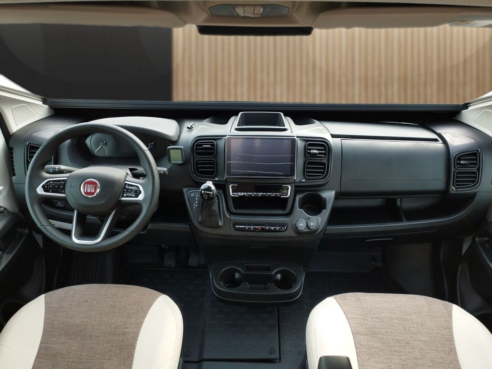 Fahrzeugabbildung Eura Mobil Van V 635 EB Klimaauto., Solar, Fahrassistenzpak