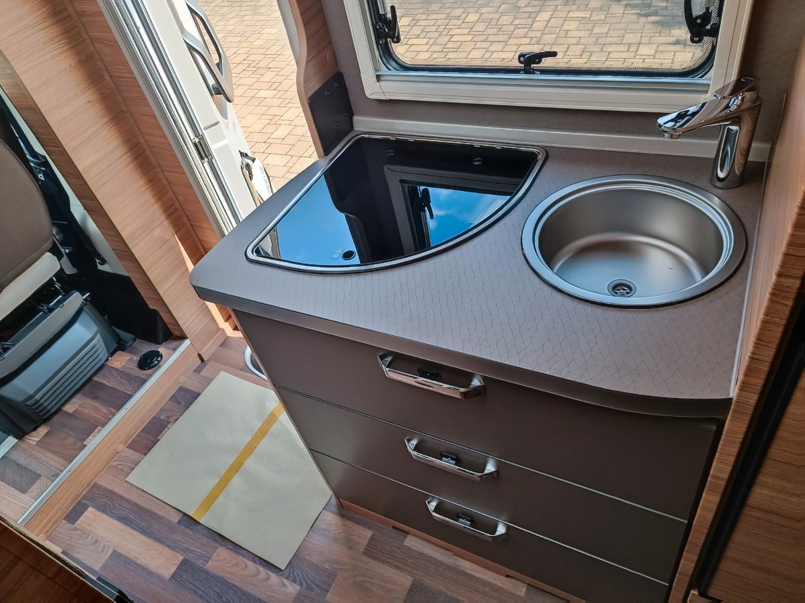 Fahrzeugabbildung Weinsberg CaraCompact 600MEG EDITION PEPPER *Solar*StKlima