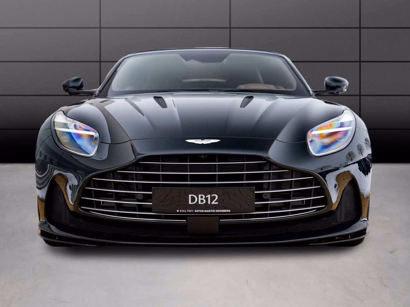 Aston Martin DB12 Volante