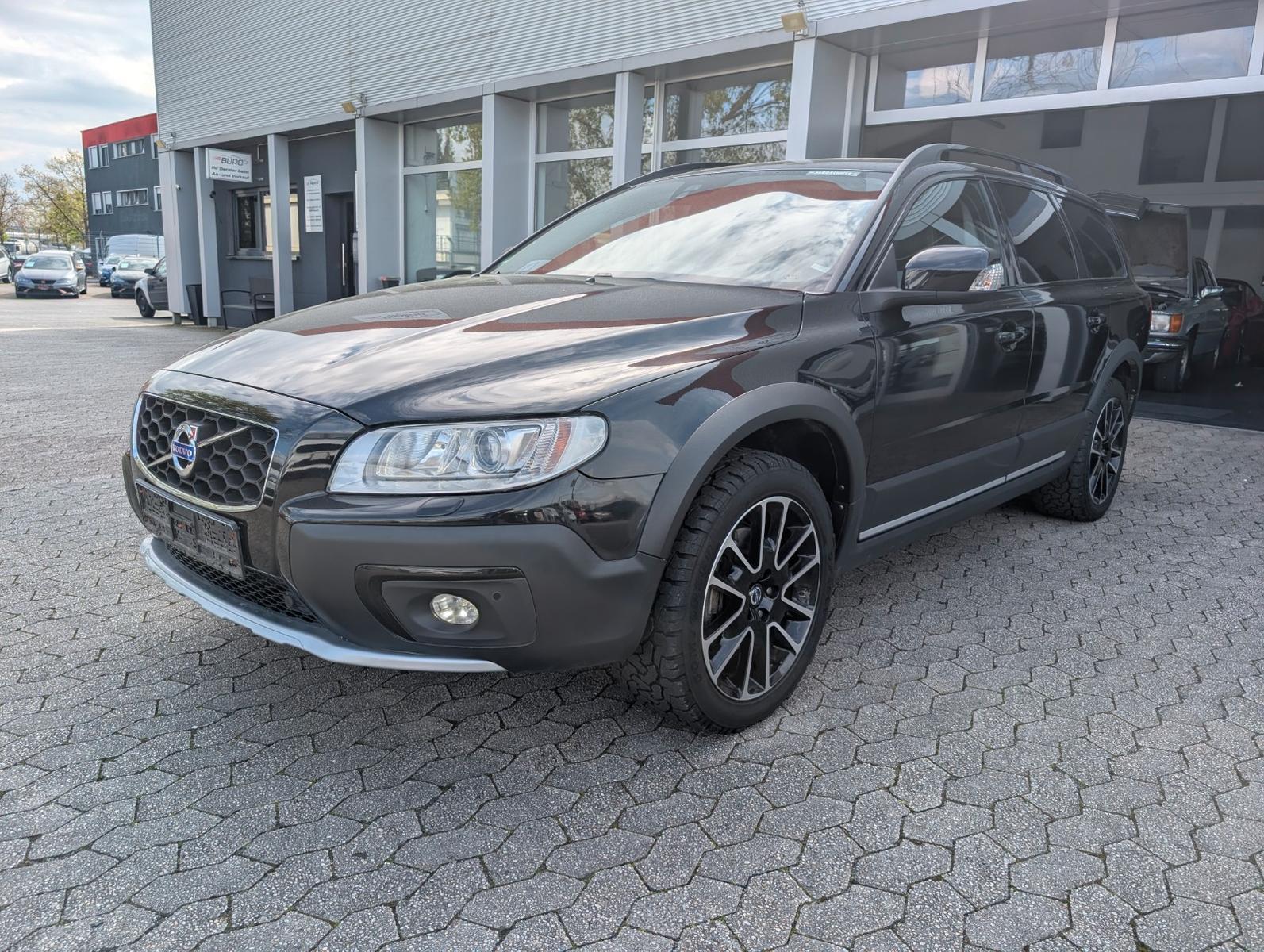 Volvo XC 70 Black Edition AWD*AHK*SCHECKHEFT*
