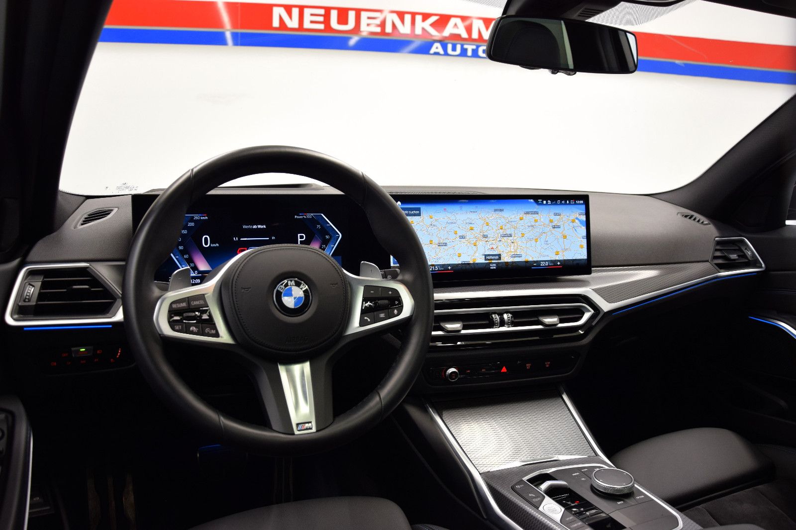 Fahrzeugabbildung BMW 320i M Sport Touring Pano HuD ACC Memory el.AHK