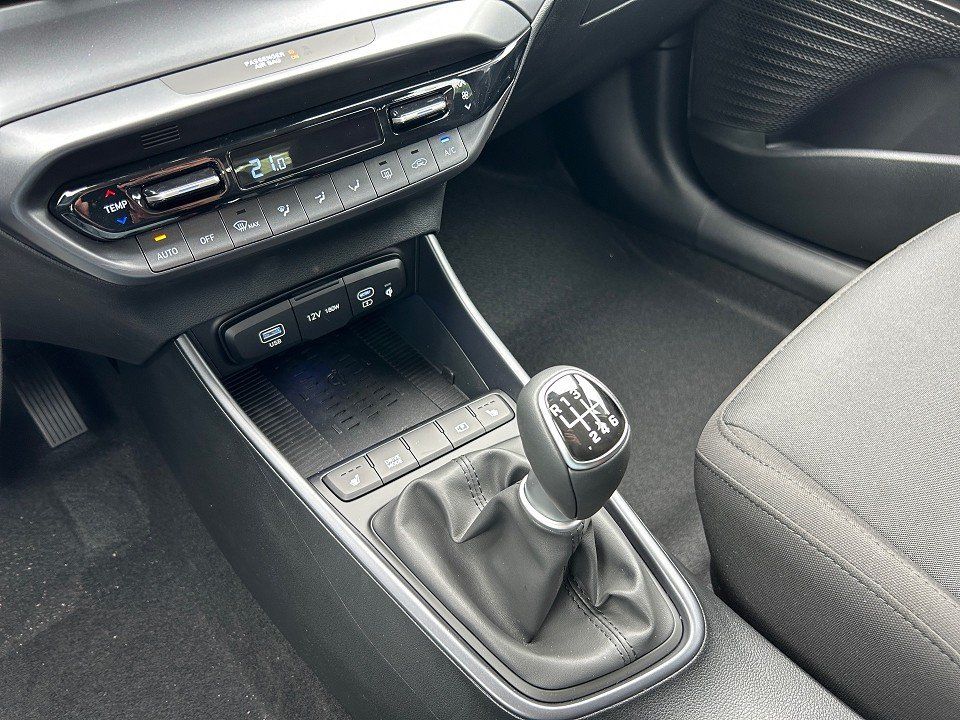 Fahrzeugabbildung Hyundai i20 MY25 1.0T TREND KOMF-P TZ KEYLESS+NAV+KAMERA
