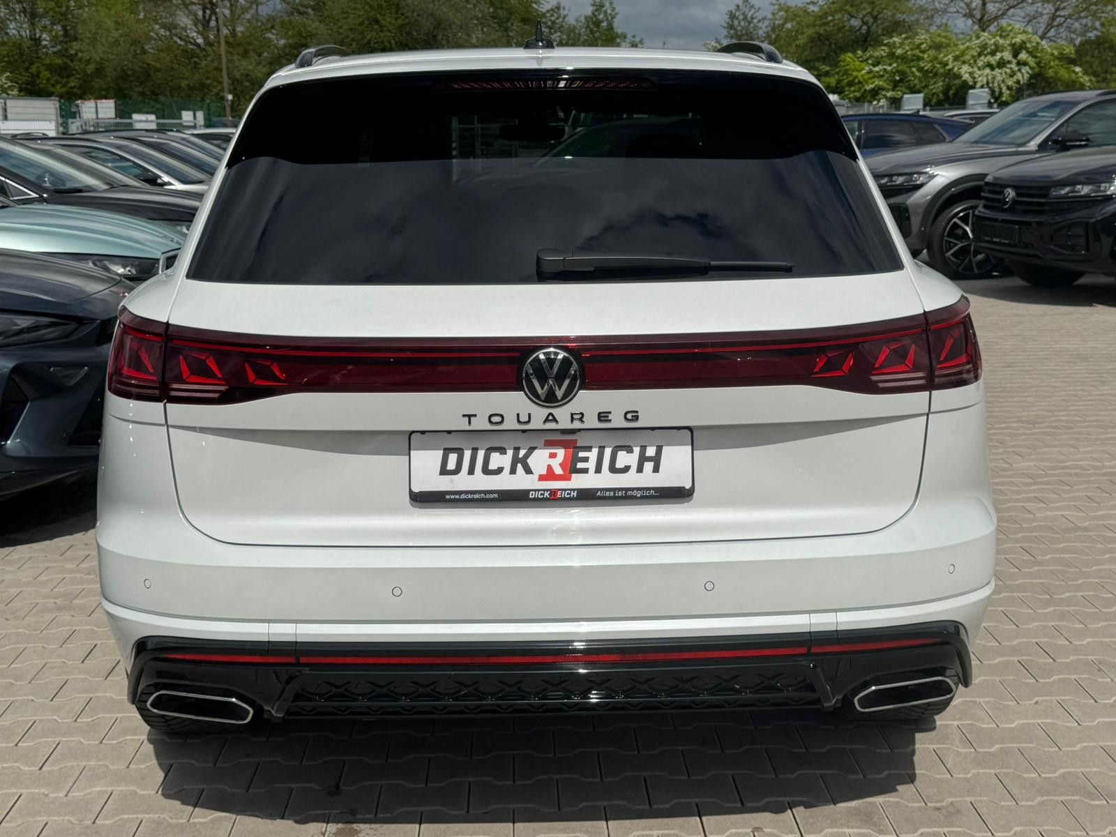 Fahrzeugabbildung Volkswagen Touareg 3.0TDI 4M R-Line VOLL Black 22" UPE 114T