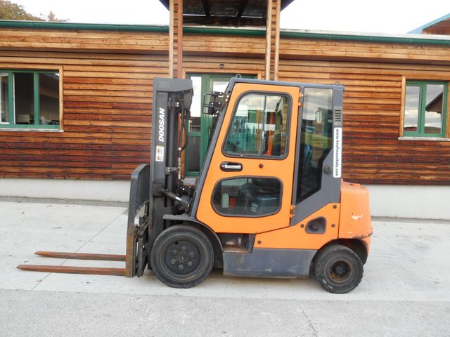 Doosan D25S-5 Triplex 4,73m + SS + Kabine