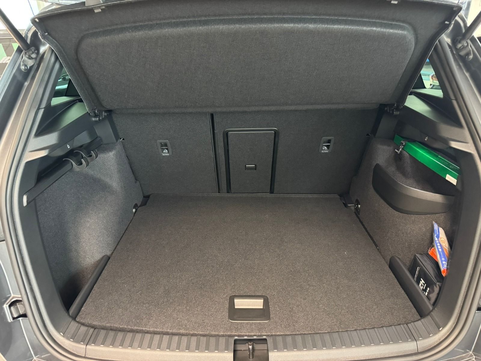 Fahrzeugabbildung SKODA Karoq Sportline 1.5TSI DSG*Matrix*Leder*