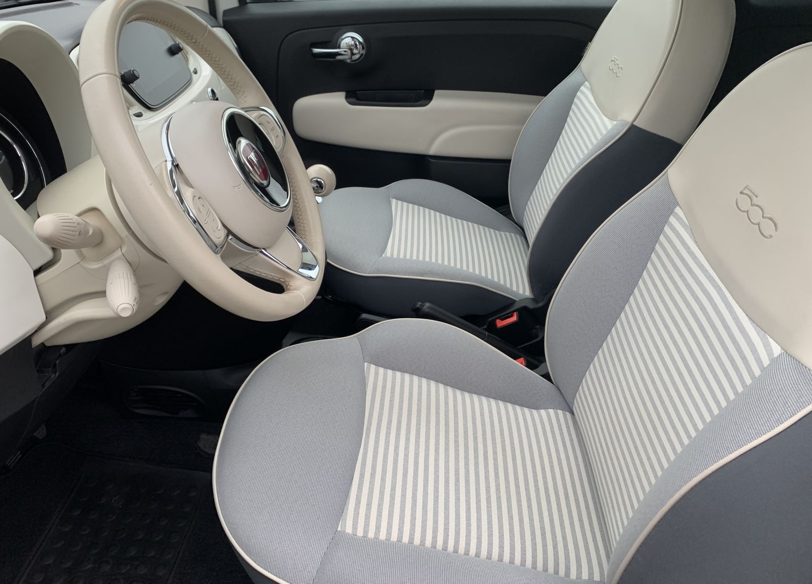 Fahrzeugabbildung Fiat 500 1.2*Collezione*CarPlay*PDC*Glasdach*Temp*