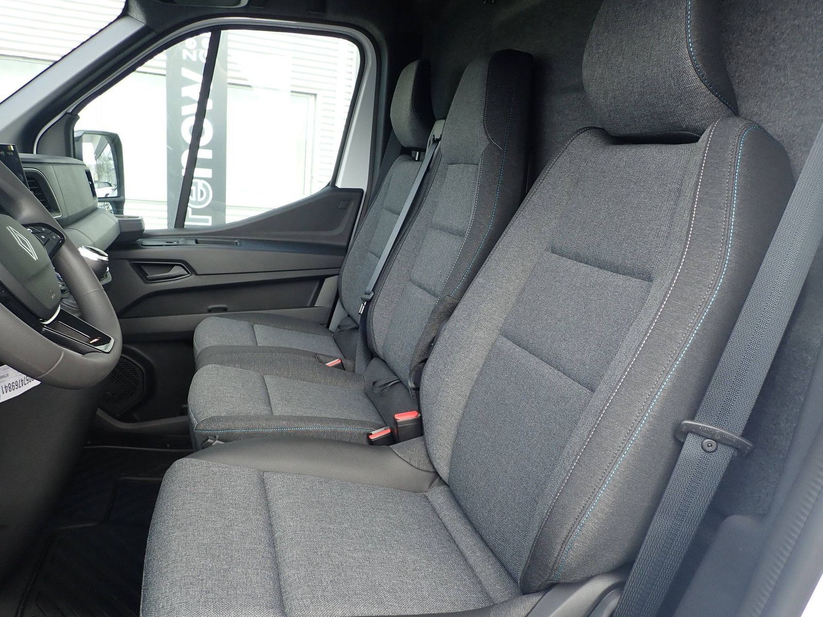 Fahrzeugabbildung Renault Master Kastenwagen FWD Kasten extra L2H2 3,5t Bl
