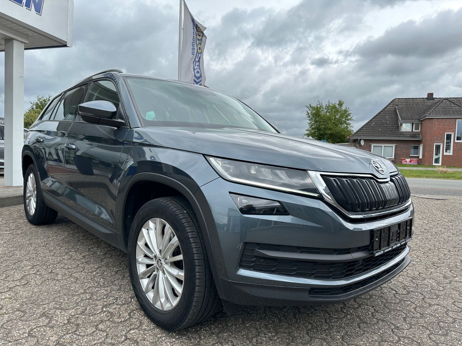 Fahrzeugabbildung SKODA Kodiaq 1.5 TSI Ambition LED/Navi/SHZG/18"