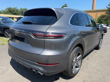 Porsche Cayenne - 5