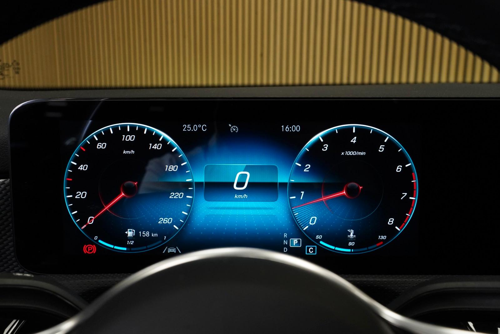 Mercedes-Benz A 250 +LED+MBUX+CARPLAY+DAB+CARBON+AUG. REALITY+