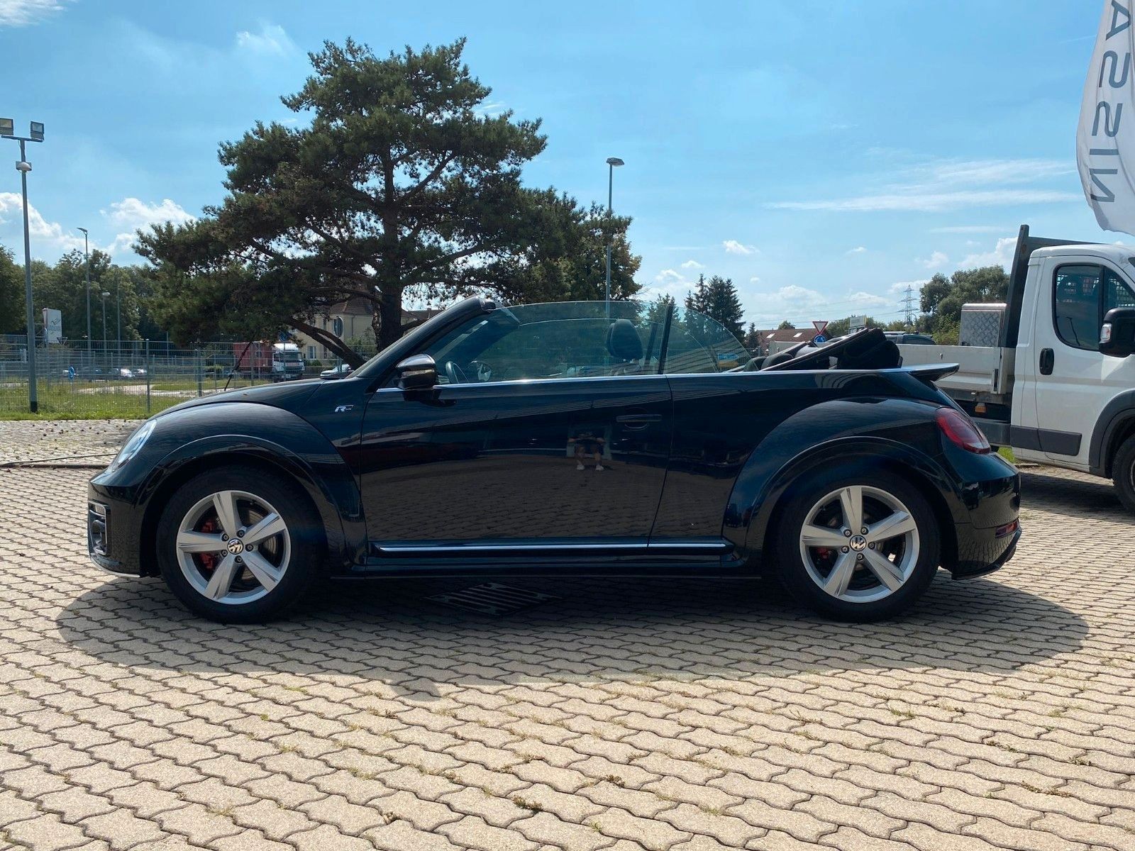 Fahrzeugabbildung Volkswagen Beetle Cabrio 2.0 TSI DSG R-Line SH+NAVI+TÜV-NEU