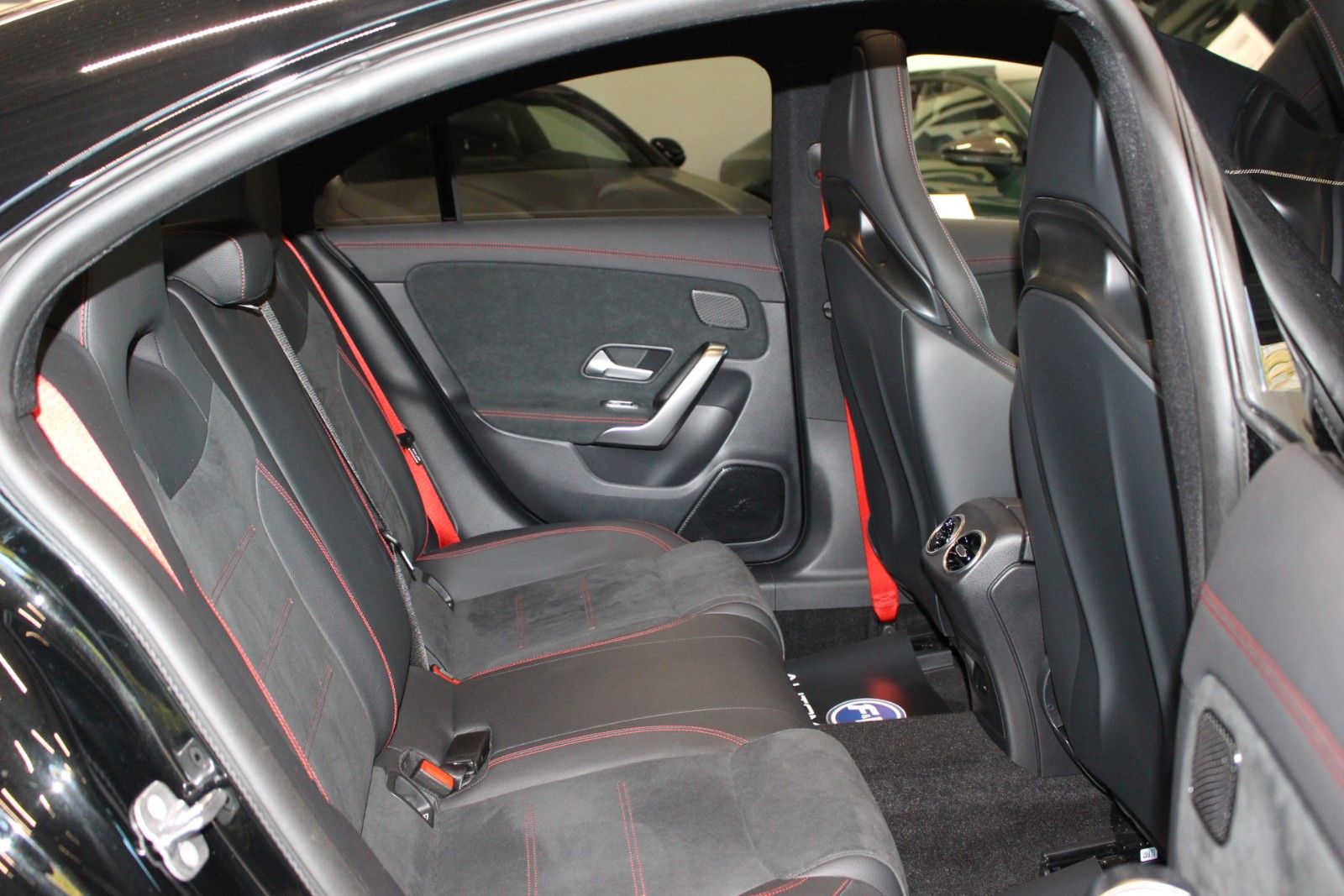 Fahrzeugabbildung Mercedes-Benz CLA 35 AMG 4Matic 1. Hand*Pano*Ambiente*MWST