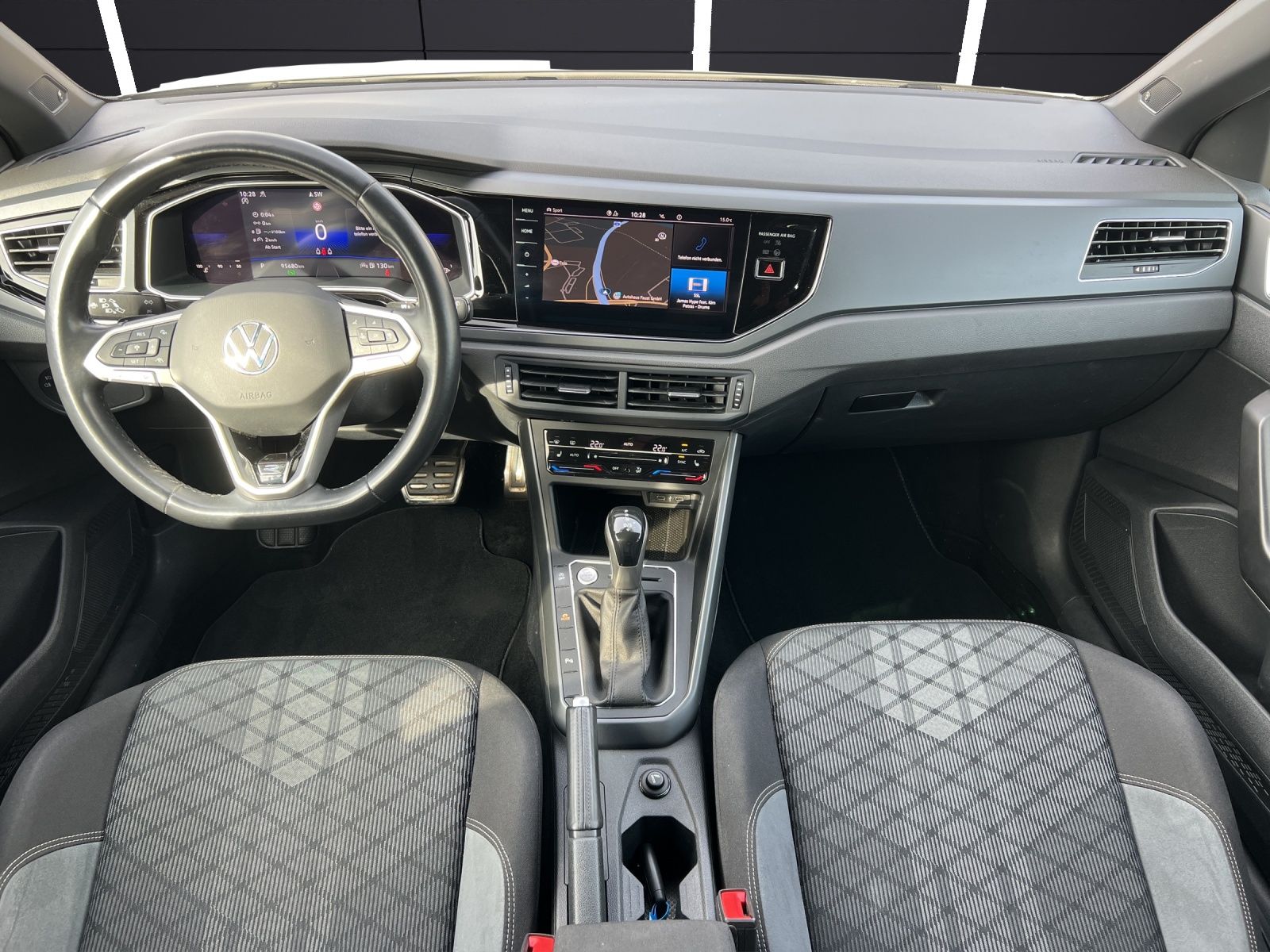 Fahrzeugabbildung Volkswagen Taigo R-Line TSI DSG IQ.Light ACC SHZ RearView N