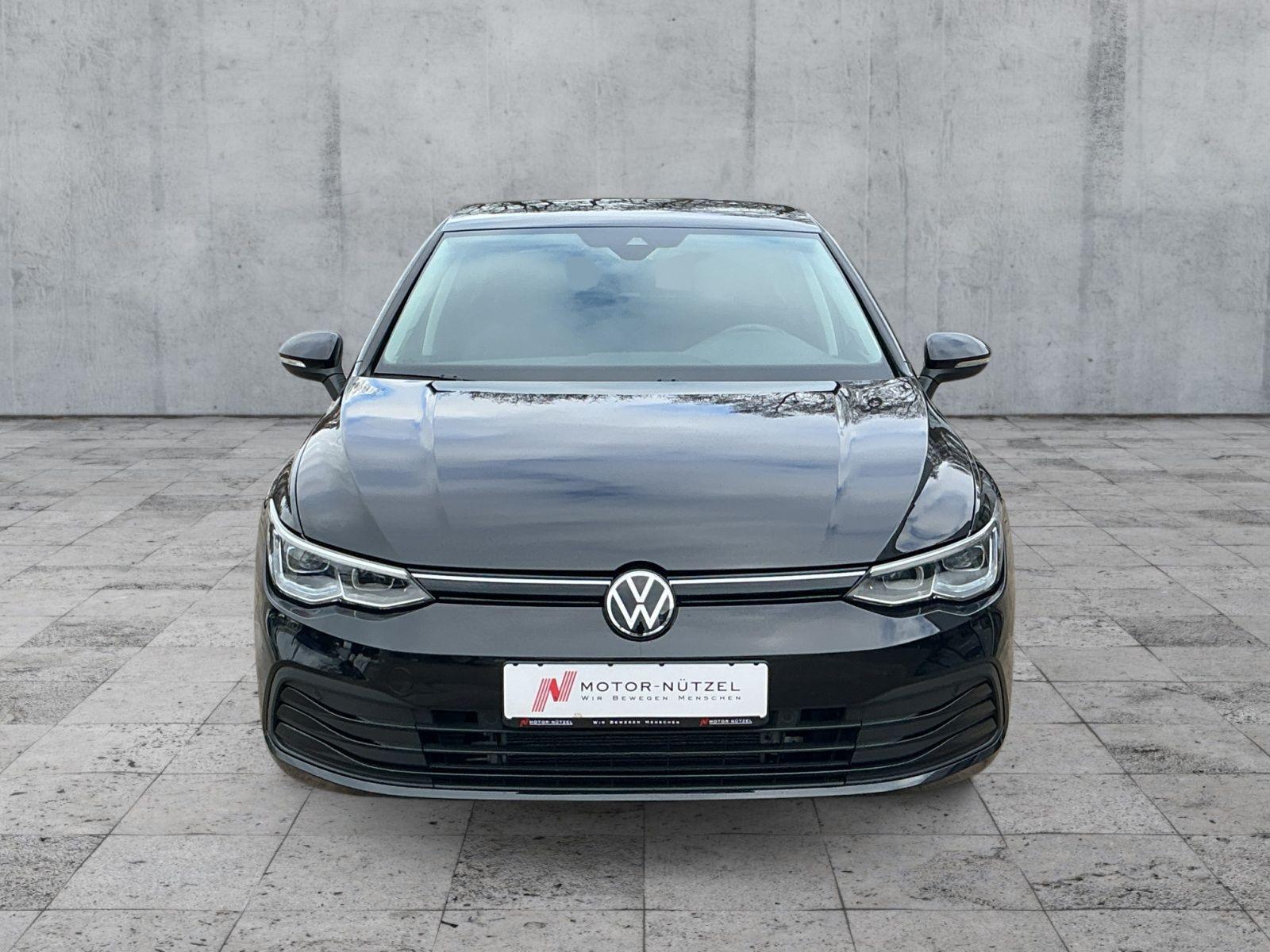 Volkswagen Golf VIII 1.5TSI LIFE LED+NAV+APP+ACC+AHK+STDHZG