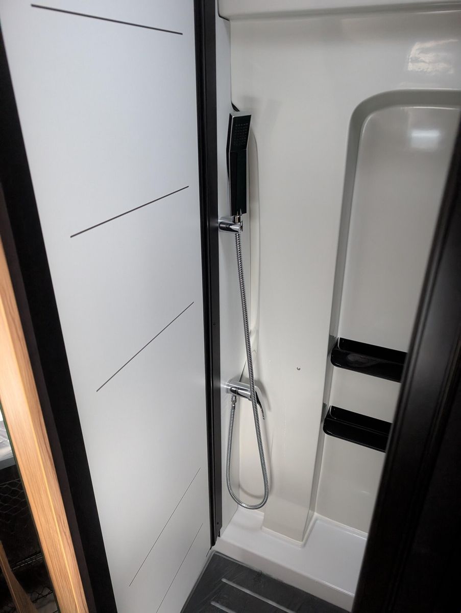 Fahrzeugabbildung Karmann Dexter 4x4 DE 560 AW 170 PS, AHK, RFK Tageszu.