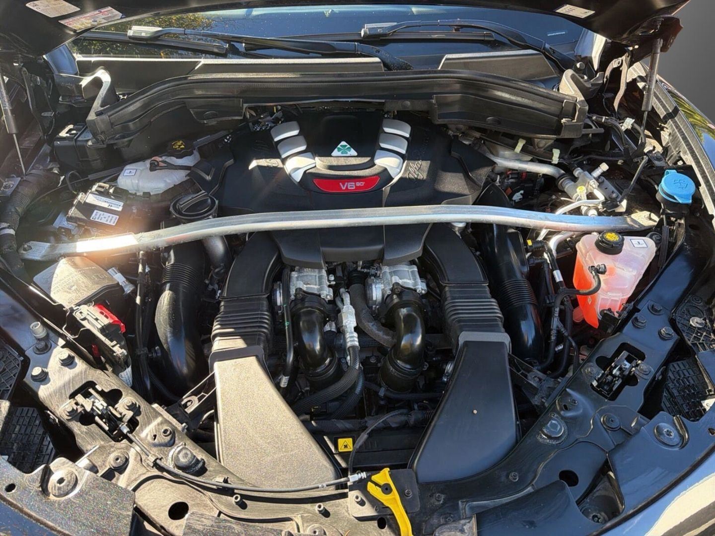 Fahrzeugabbildung Alfa Romeo Stelvio Quadrifoglio Q4 VOLL inkl. Auspuffanlage